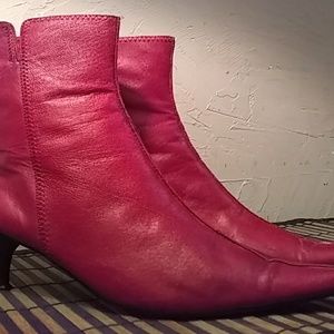 NEWPORT NEWS Red Leather Pointed Toe Boots
